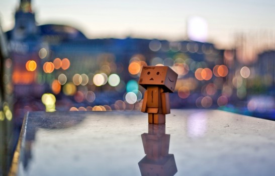 danbo_in_the_city-wallpaper-2048x1536